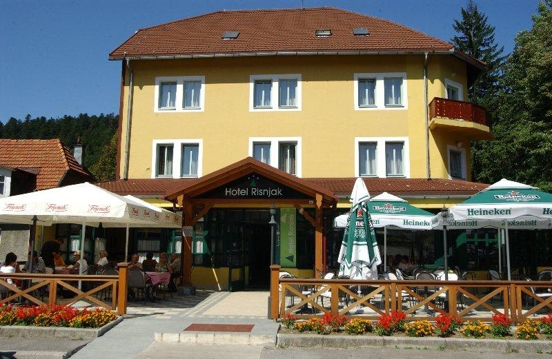 Hotel Risnjak Delnice Exteriör bild