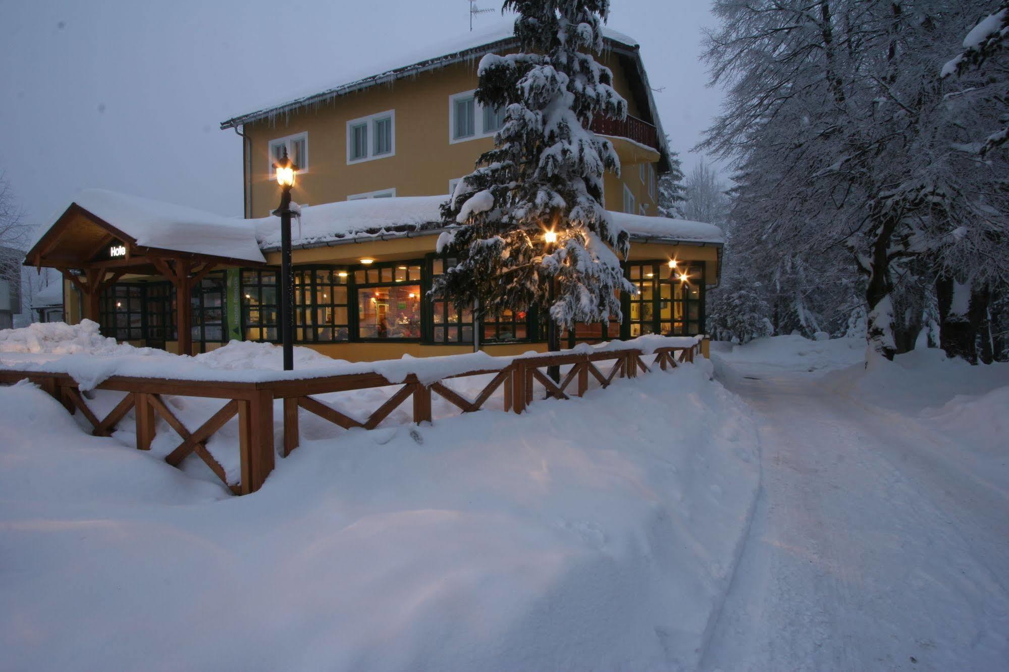 Hotel Risnjak Delnice Exteriör bild