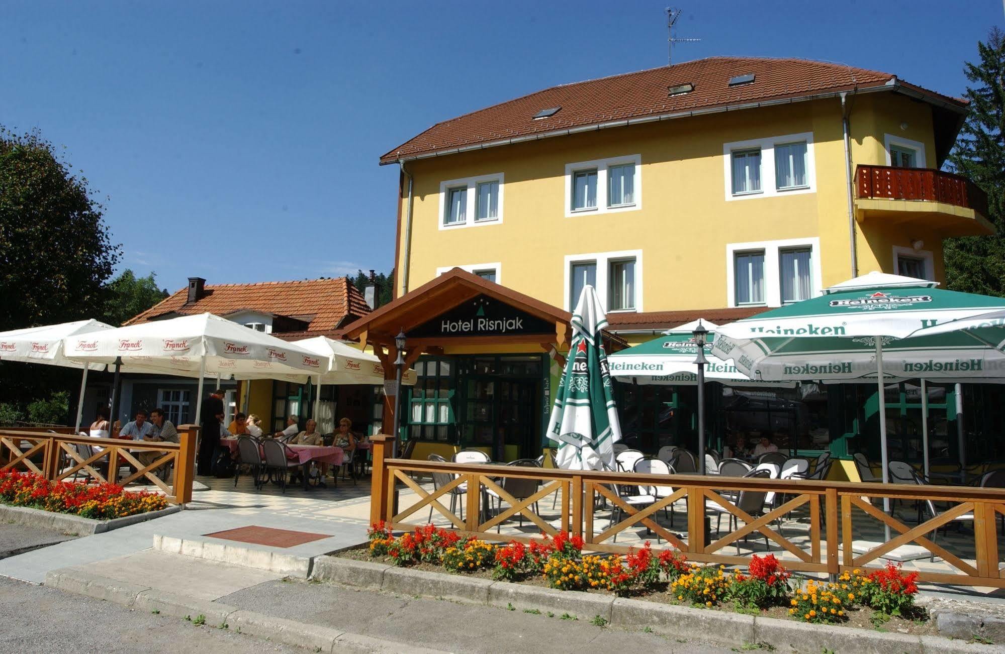 Hotel Risnjak Delnice Exteriör bild