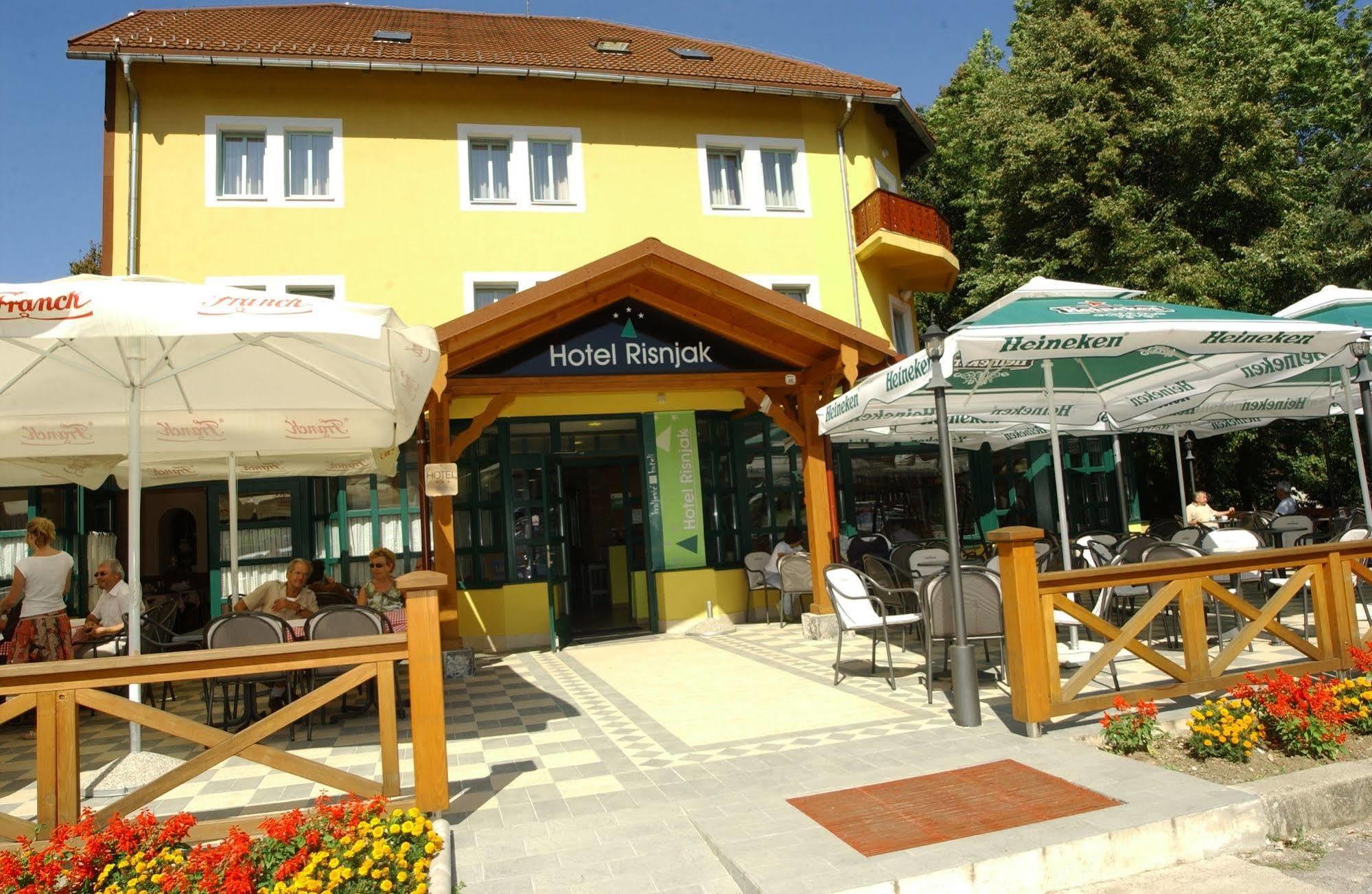 Hotel Risnjak Delnice Exteriör bild