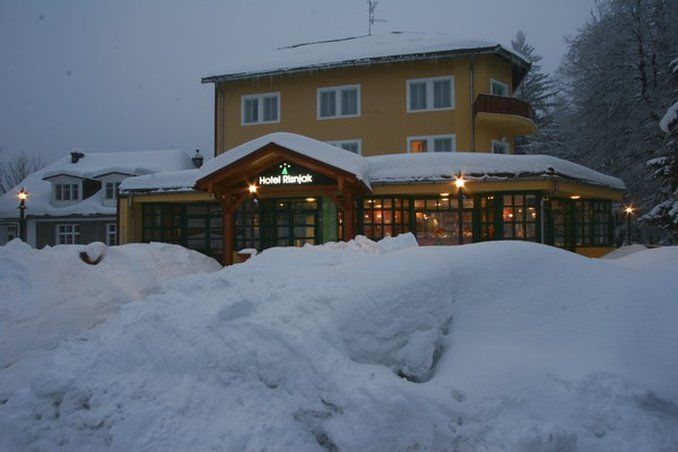 Hotel Risnjak Delnice Exteriör bild