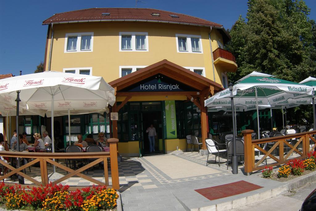 Hotel Risnjak Delnice Exteriör bild